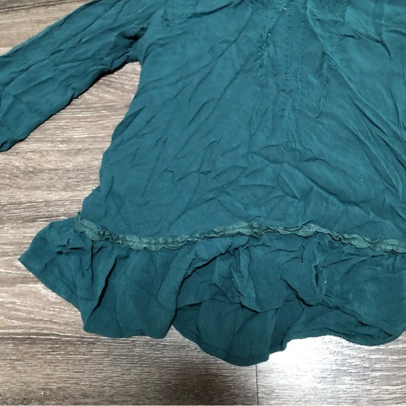 Knox Rose Emerald Green Embroidered Ruffle Hem V-Neck Tunic Top M Boho - Picture 2 of 6